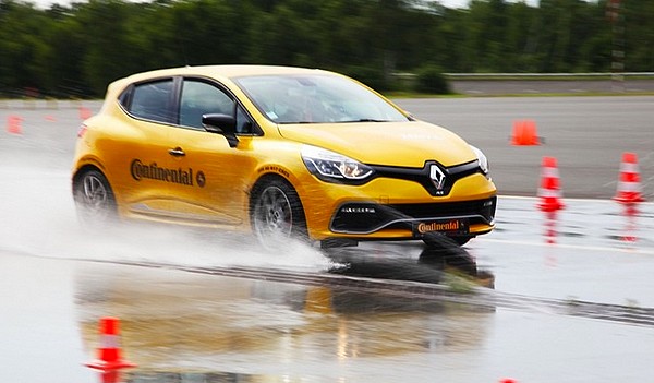 Renault Clio RS, les Conti Satefy Days