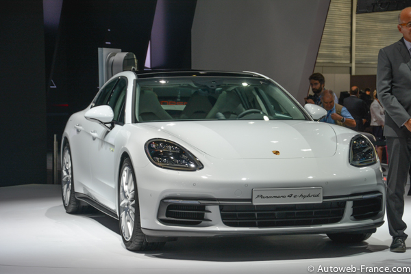 Porsche Panamera 4 e-hybrid